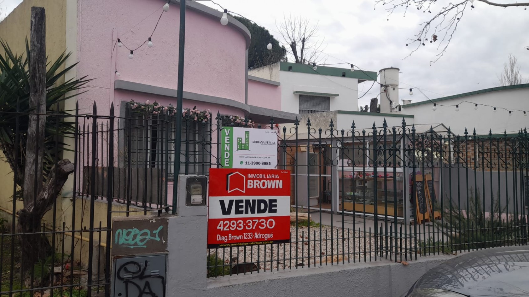 CASA EN VENTA EN ADROGUE, SOBRE AV. ESPORA