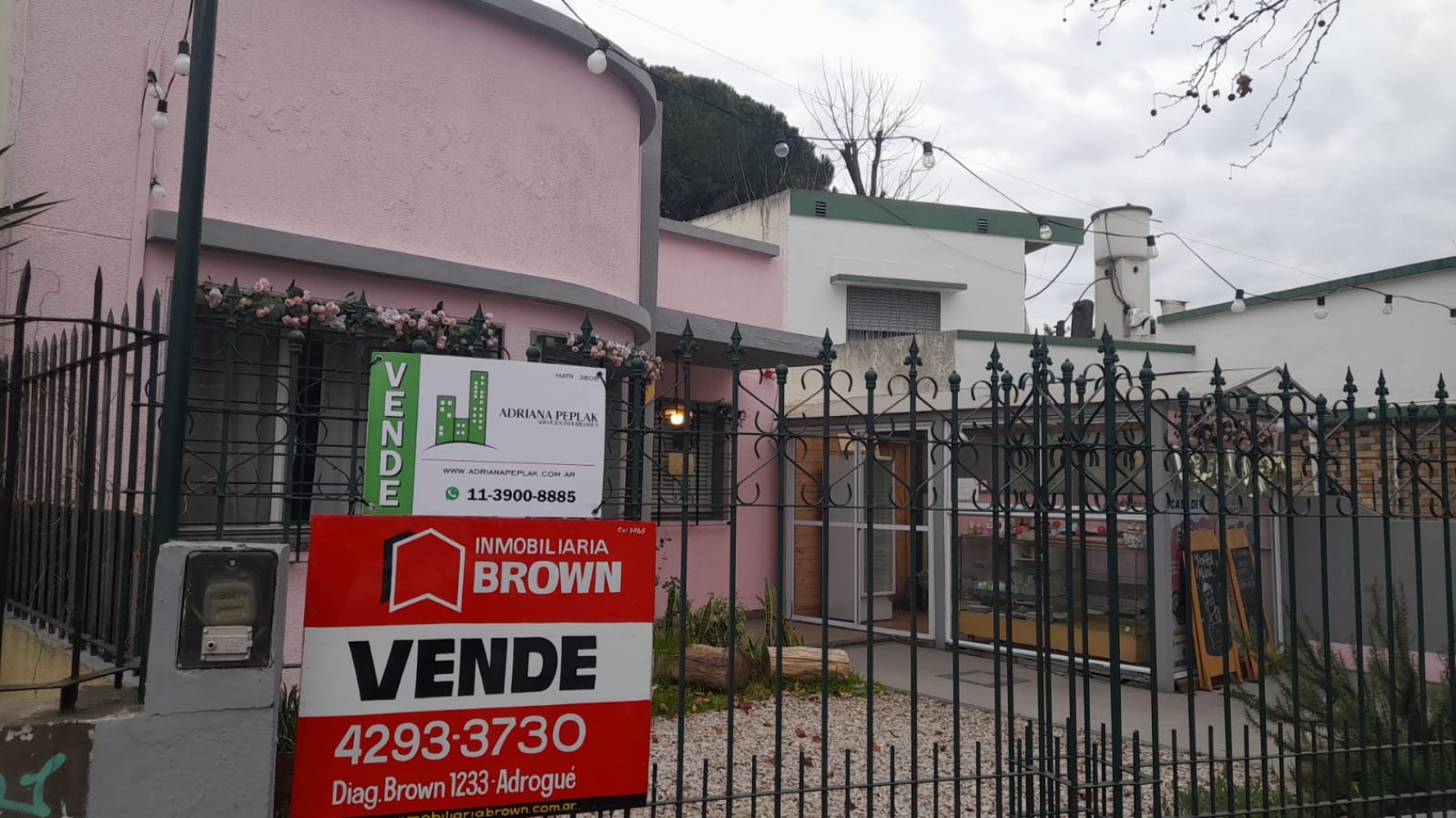 CASA EN VENTA EN ADROGUE, SOBRE AV. ESPORA