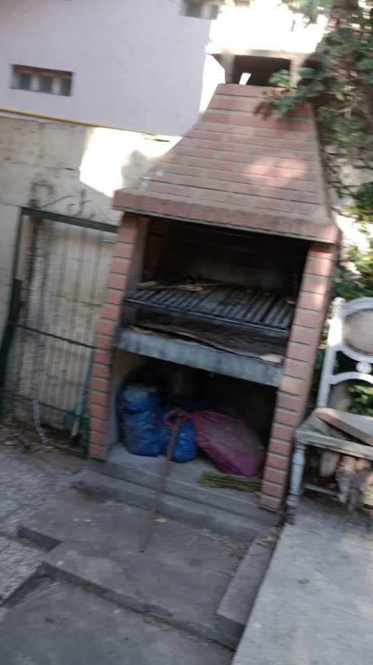 CASA EN VENTA EN ADROGUE, SOBRE AV. ESPORA