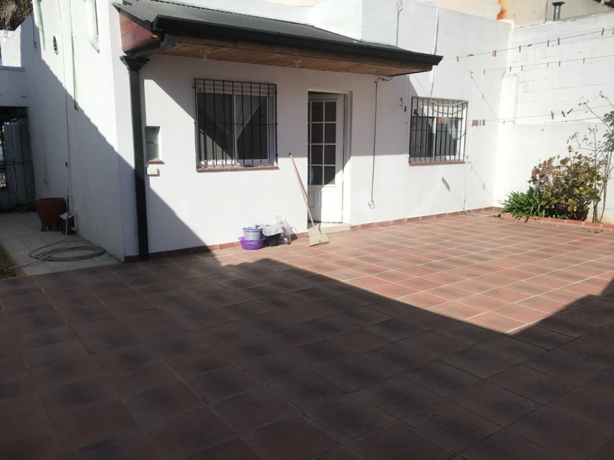 CASA EN VENTA , 2 DORMITORIOS, BERNAL 