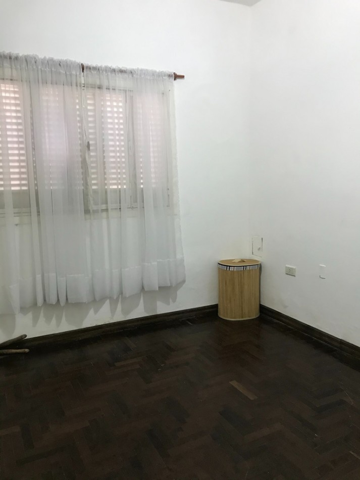 CASA EN VENTA , 2 DORMITORIOS, BERNAL 