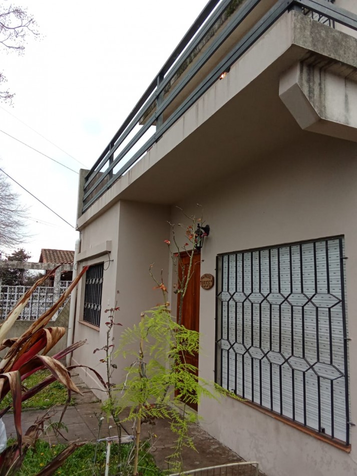 CASA EN BURZACO, ALQUILER, PROFESIONAL Y/O VIVIENDA.
