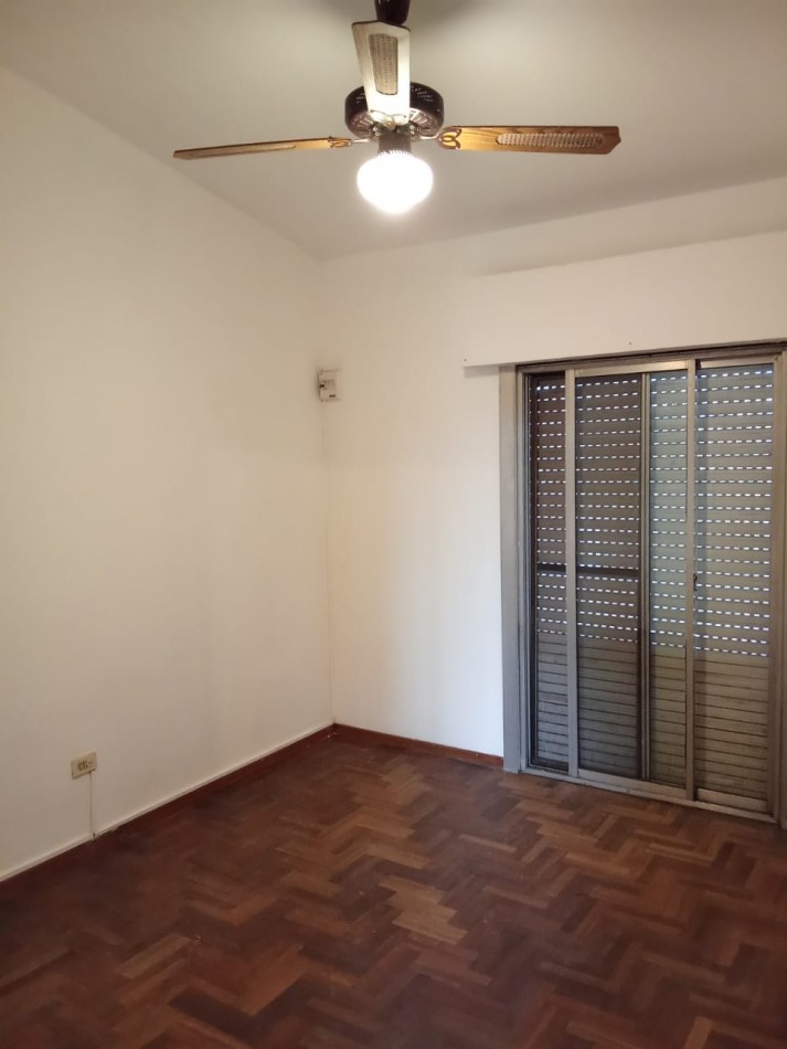 CASA EN BURZACO, ALQUILER, PROFESIONAL Y/O VIVIENDA.