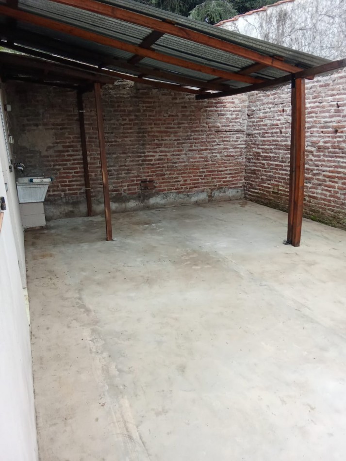 CASA EN BURZACO, ALQUILER, PROFESIONAL Y/O VIVIENDA.