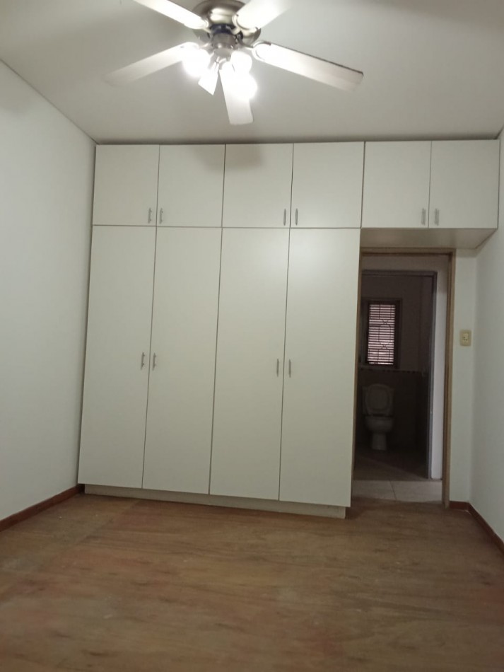 CASA EN BURZACO, ALQUILER, PROFESIONAL Y/O VIVIENDA.