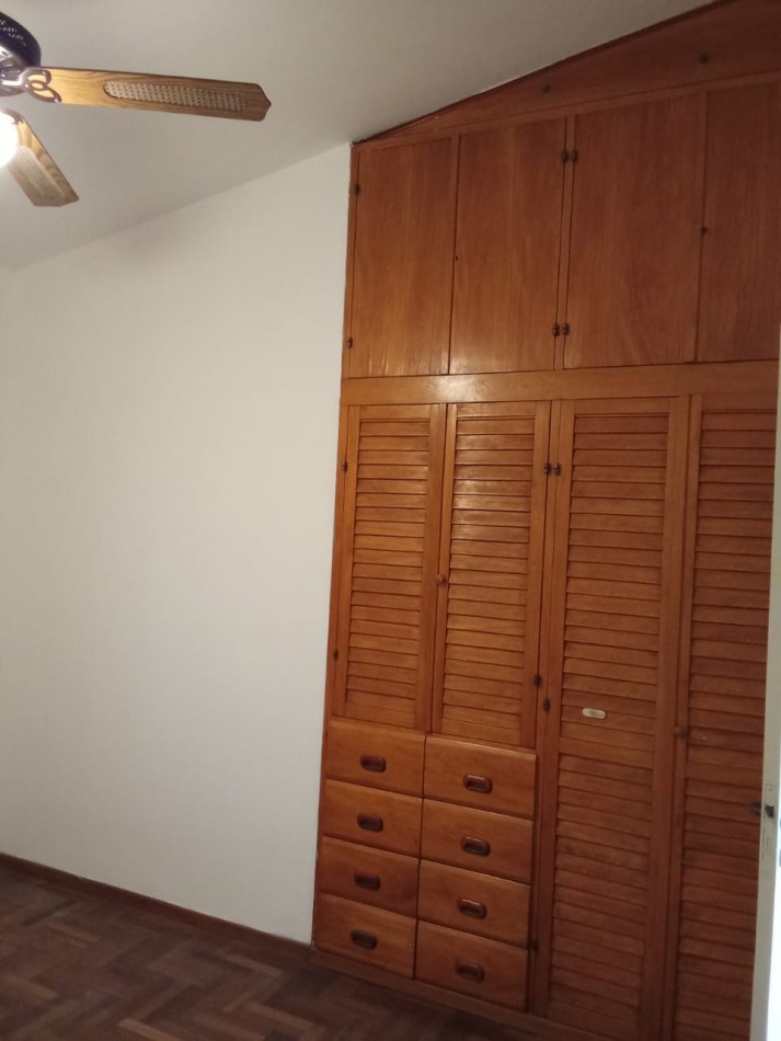 CASA EN BURZACO, ALQUILER, PROFESIONAL Y/O VIVIENDA.