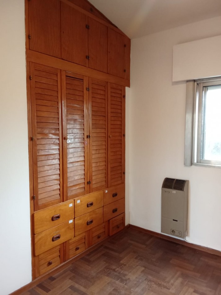 CASA EN BURZACO, ALQUILER, PROFESIONAL Y/O VIVIENDA.
