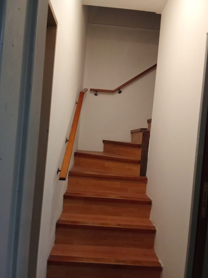 CASA EN BURZACO, ALQUILER, PROFESIONAL Y/O VIVIENDA.