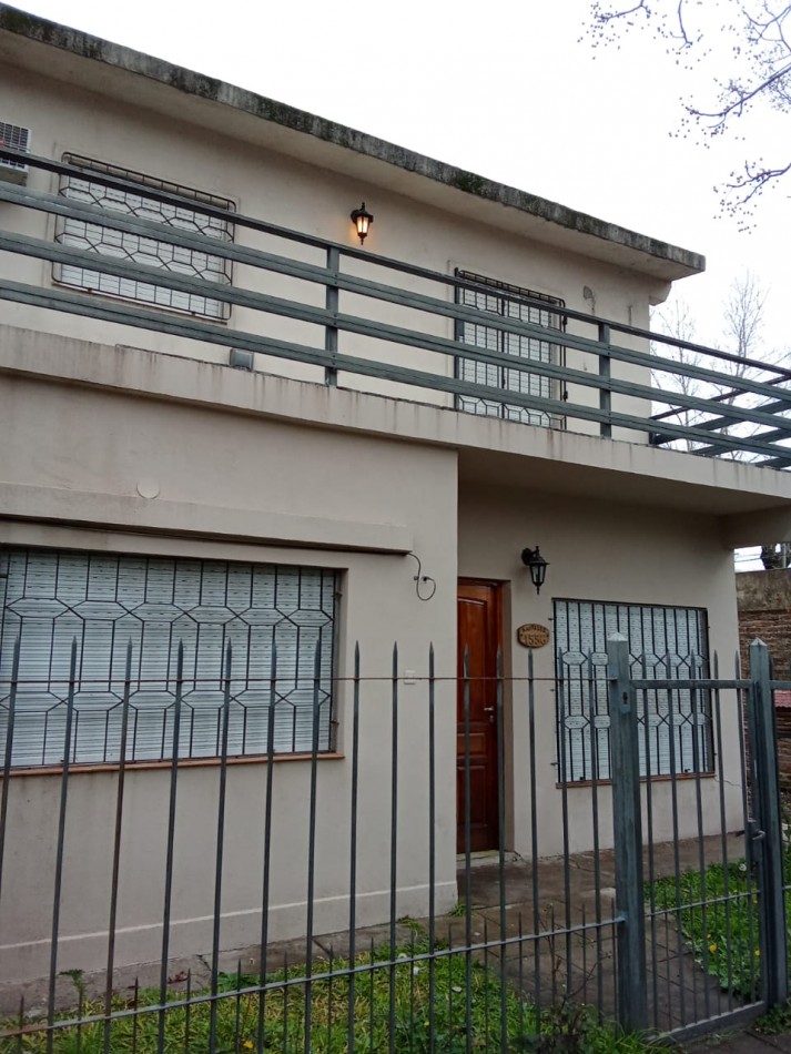 CASA EN BURZACO, ALQUILER, PROFESIONAL Y/O VIVIENDA.