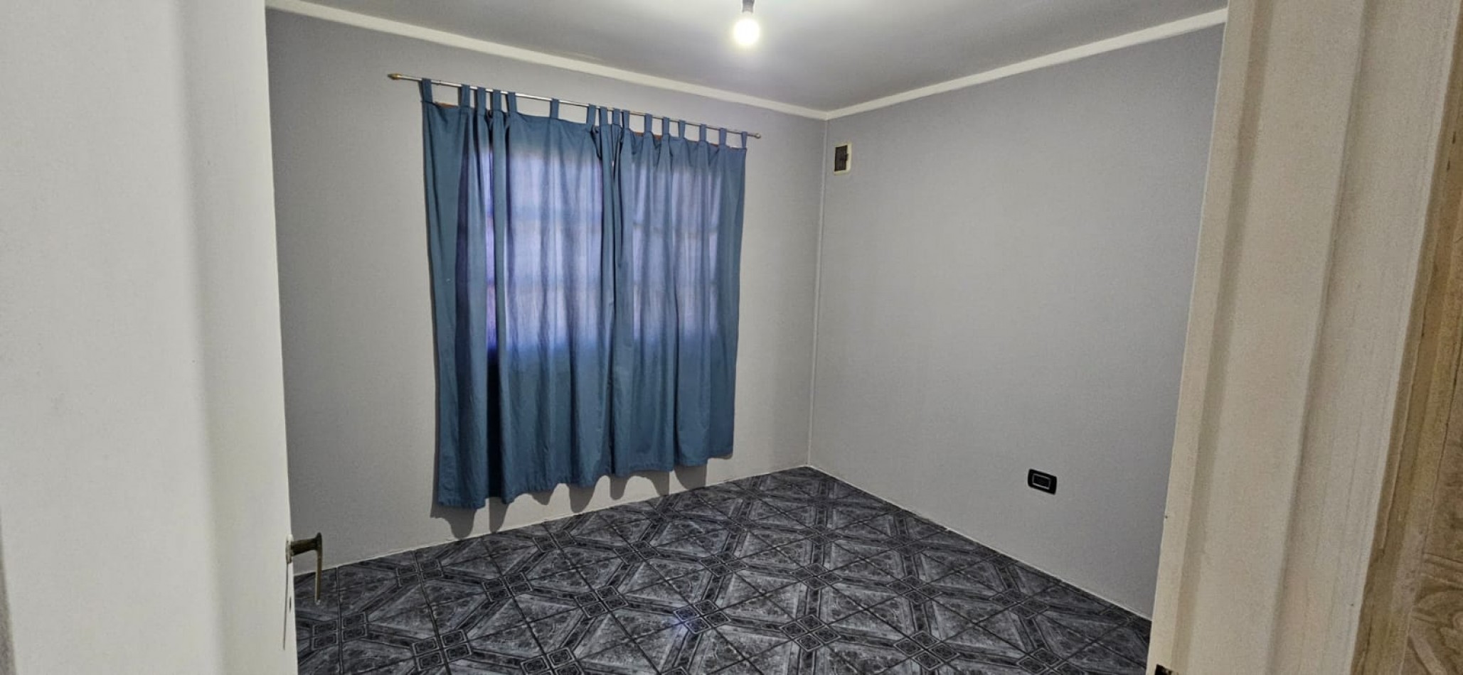 CHALET EN LANUS ESTE, 3 DORMITORIOS Y UN MONOAMBIENTE. APTO PARA 2 FAMILIAS