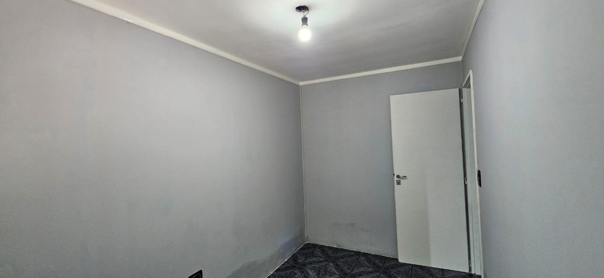 CHALET EN LANUS ESTE, 3 DORMITORIOS Y UN MONOAMBIENTE. APTO PARA 2 FAMILIAS