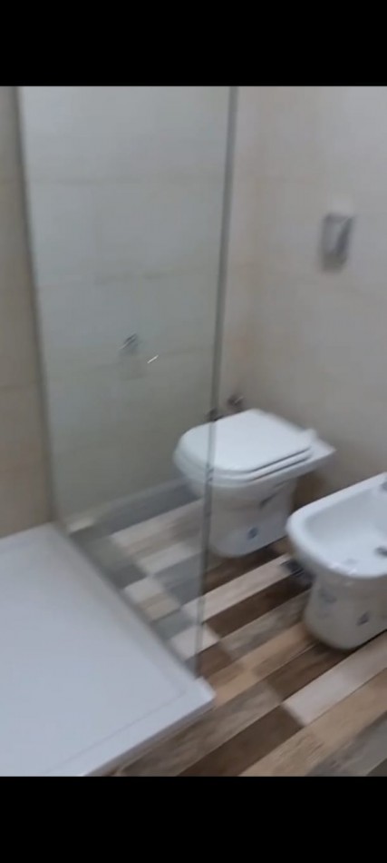 DEPARTAMENTO 2 AMBIENTES AMPLIO REALIZADO EN 2 PLANTAS. ALQUILER. SIN EXPENSAS. AVELLANEDA, VILLA DOMINICO