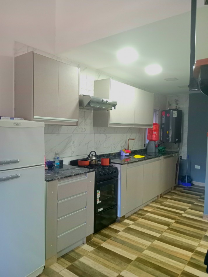 DEPARTAMENTO 2 AMBIENTES AMPLIO REALIZADO EN 2 PLANTAS. ALQUILER. SIN EXPENSAS. AVELLANEDA, VILLA DOMINICO