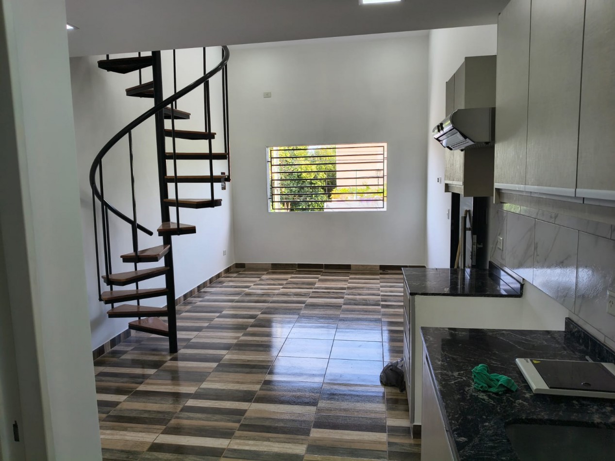 DEPARTAMENTO 2 AMBIENTES AMPLIO REALIZADO EN 2 PLANTAS. ALQUILER. SIN EXPENSAS. AVELLANEDA, VILLA DOMINICO