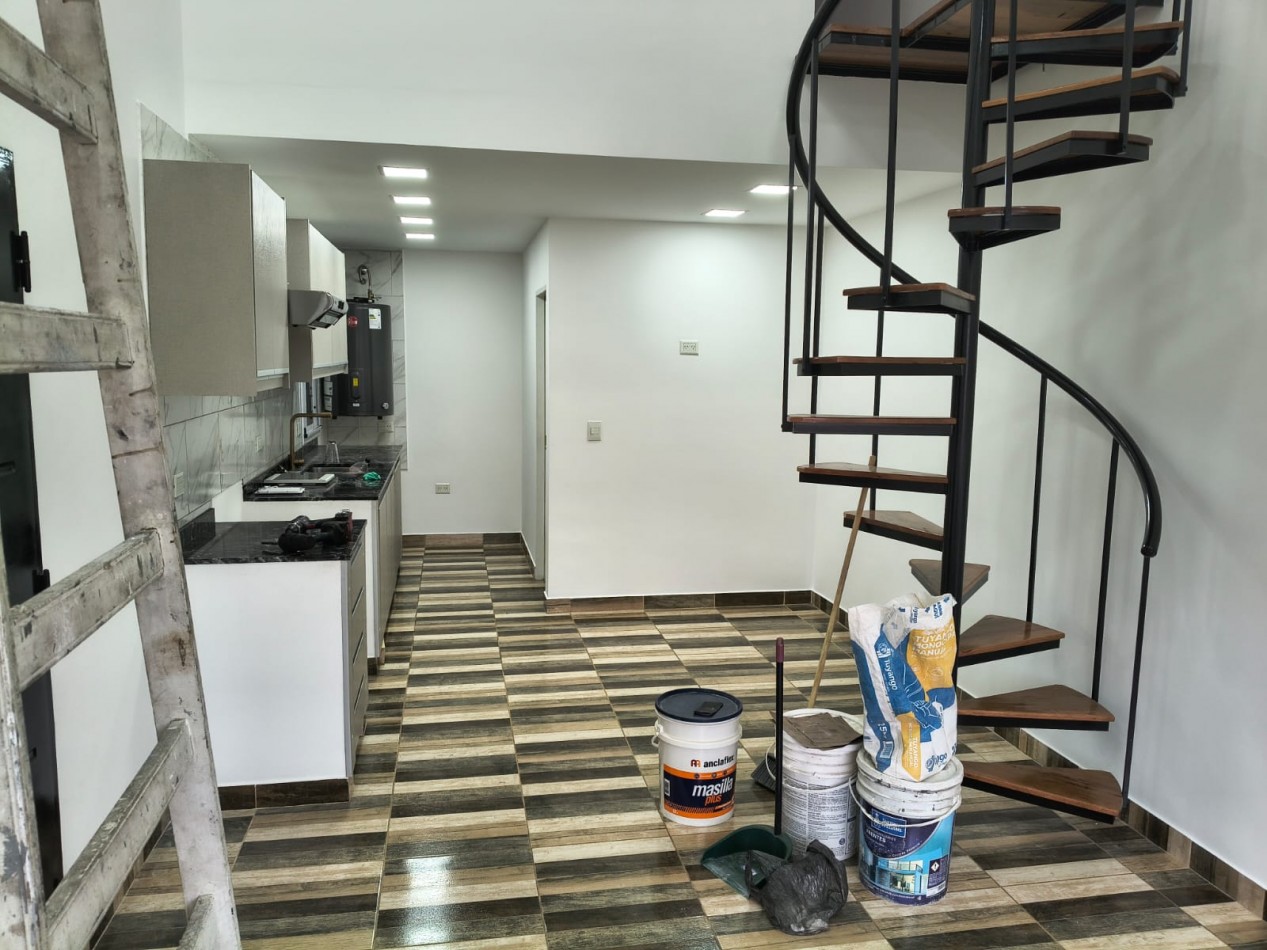 DEPARTAMENTO 2 AMBIENTES AMPLIO REALIZADO EN 2 PLANTAS. ALQUILER. SIN EXPENSAS. AVELLANEDA, VILLA DOMINICO