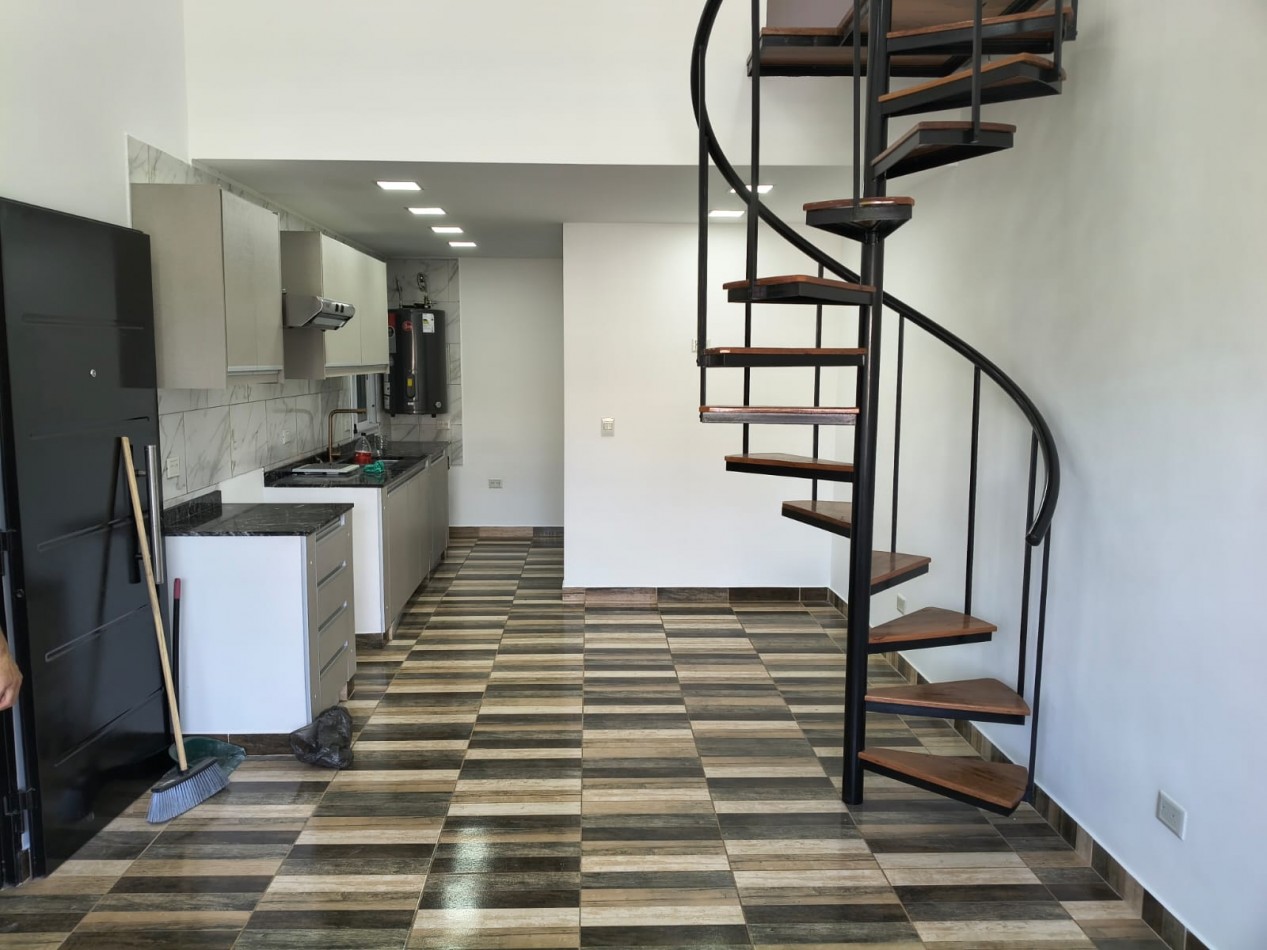 DEPARTAMENTO 2 AMBIENTES AMPLIO REALIZADO EN 2 PLANTAS. ALQUILER. SIN EXPENSAS. AVELLANEDA, VILLA DOMINICO