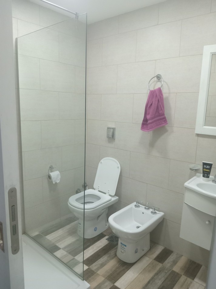 DEPARTAMENTO 2 AMBIENTES AMPLIO REALIZADO EN 2 PLANTAS. ALQUILER. SIN EXPENSAS. AVELLANEDA, VILLA DOMINICO