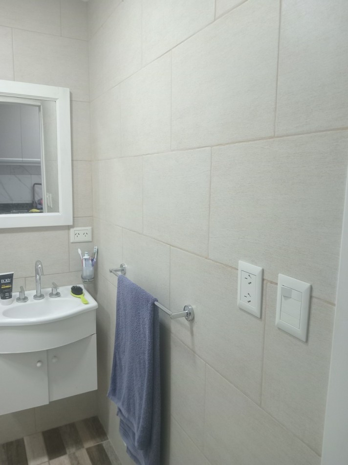 DEPARTAMENTO 2 AMBIENTES AMPLIO REALIZADO EN 2 PLANTAS. ALQUILER. SIN EXPENSAS. AVELLANEDA, VILLA DOMINICO