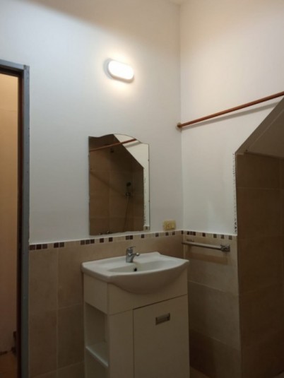 CASA EN BURZACO, ALQUILER, PROFESIONAL Y/O VIVIENDA.