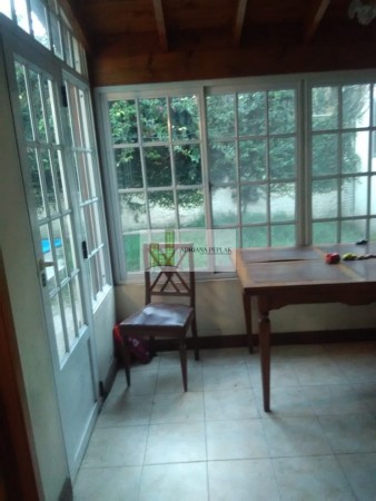 CASA EN VENTA, ADROGUE, EXCELENTE UBICACION